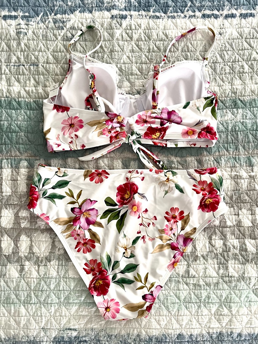 CUPSHE White Floral Bikini Set - Pink & Green Flowers 10093 - Picture 6 of 7